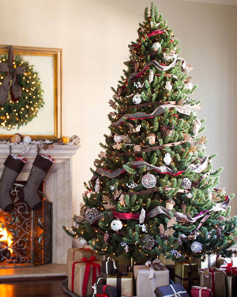 Decorated christmas tree - Details Full Service Interiors - Interior Decorator in Monson