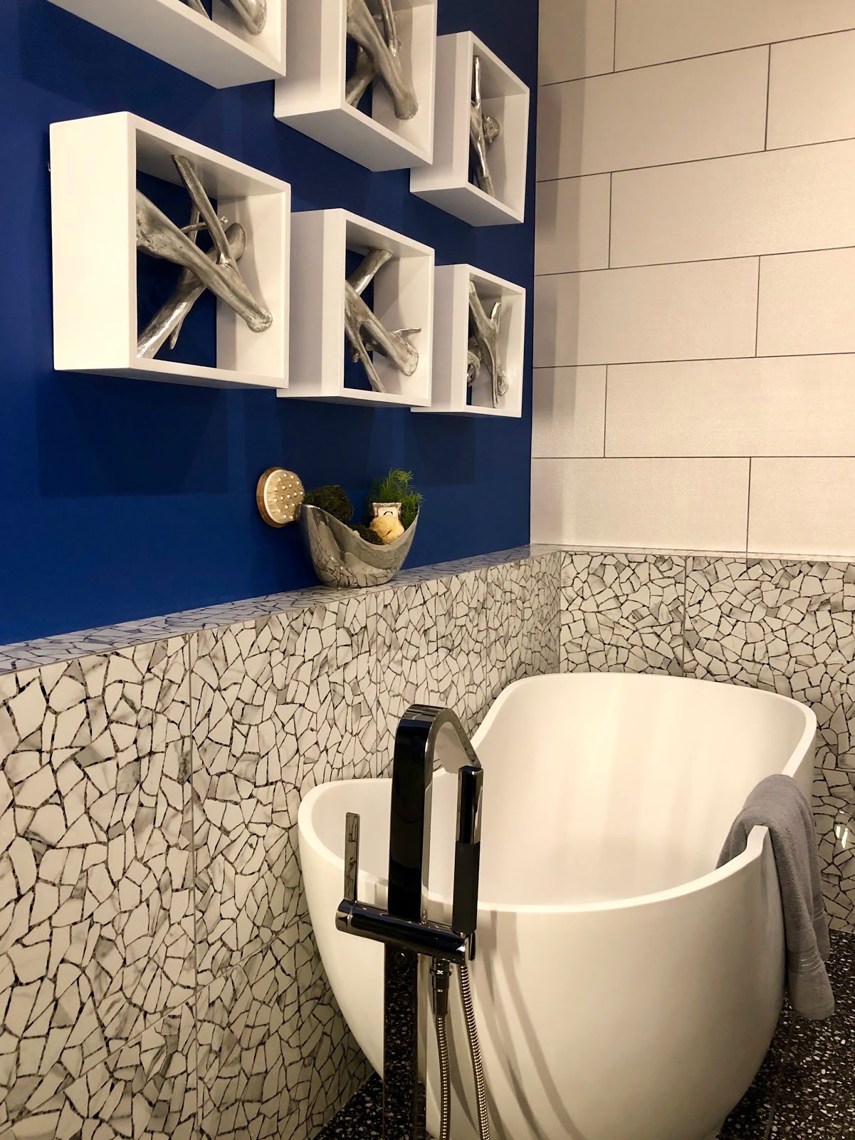 Quartz Bathroom - Blue Bathroom - KBIS 2019